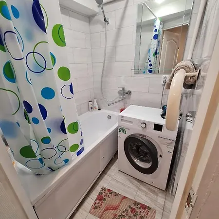 Vienibas Apartment *